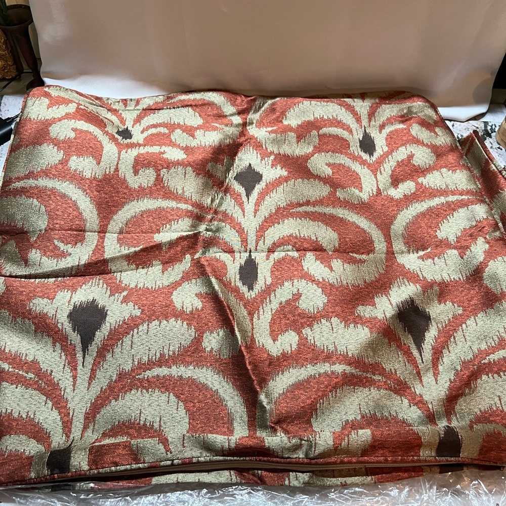 RM COCO ALLURE Red and Gold Patterned Fabric, custom made - Picture 3 of 6